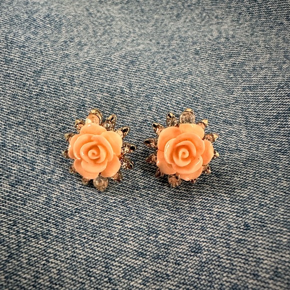 Jewelry - Vintage peach flower with rhinestones earrings.